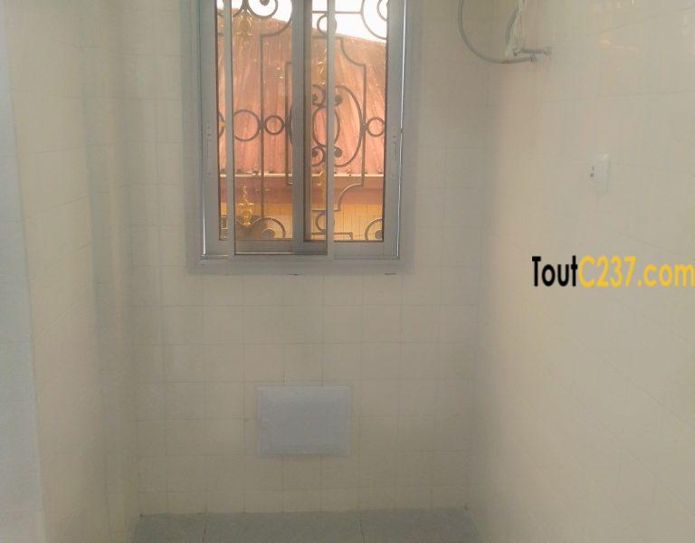 Appartement Neuf à louer à Logbessou (Commissariat)