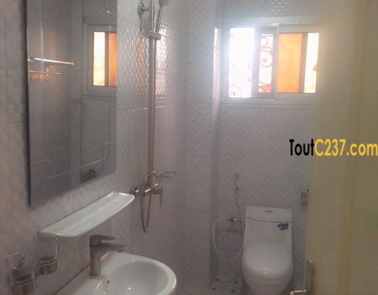 Appartement Neuf à louer à Logbessou (Commissariat)