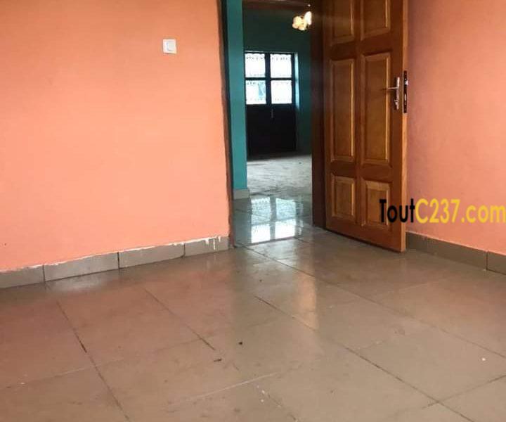 Appartement à louer à Logpom Douala