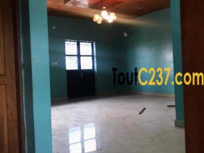 Appartement à louer à Logpom Douala