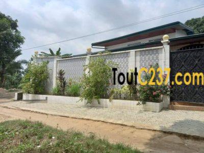Maison Duplex à vendre à Pk13 Douala