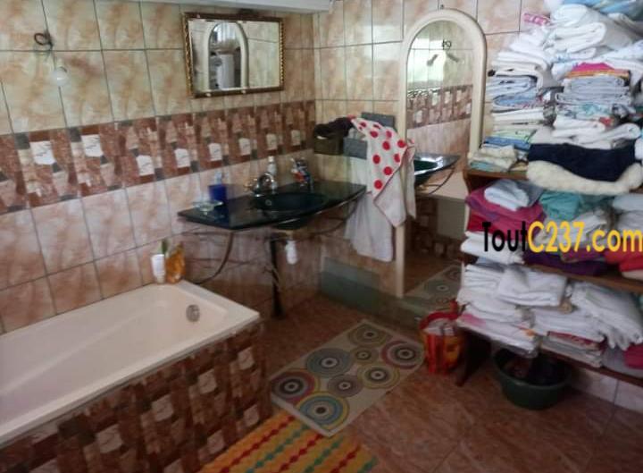 Maison Duplex à vendre à Pk13 Douala