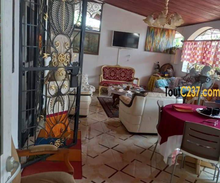 Maison Duplex à vendre à Pk13 Douala