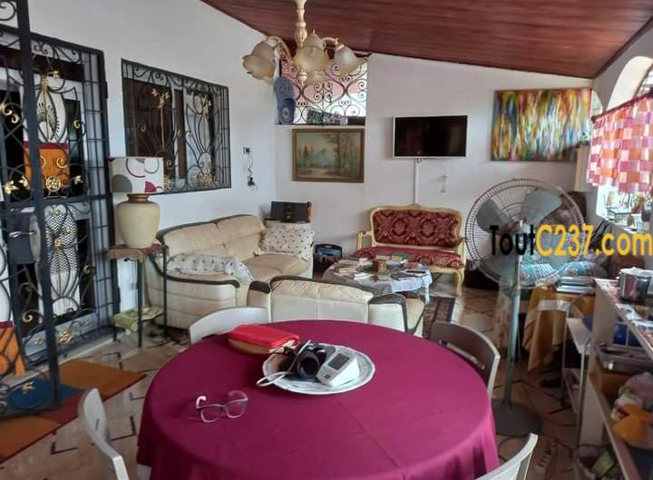 Maison Duplex à vendre à Pk13 Douala