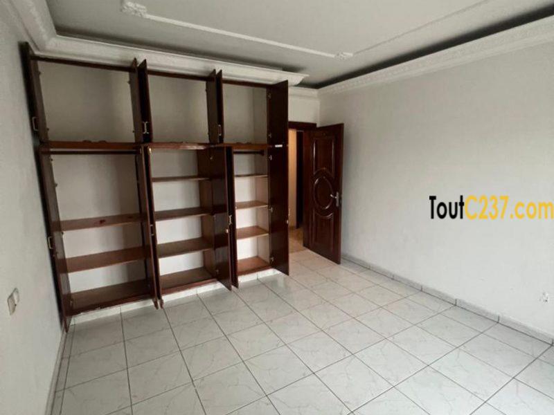 Appartement à louer à Bonapriso Douala