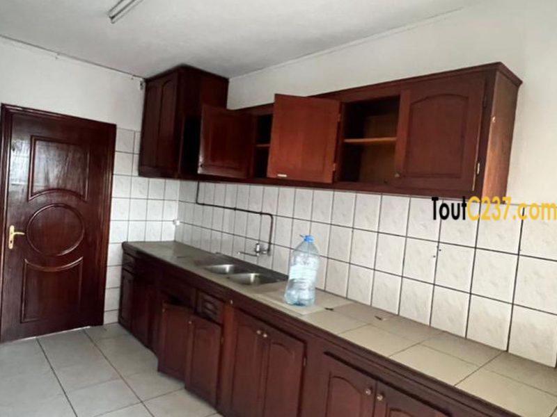 Appartement à louer à Bonapriso Douala