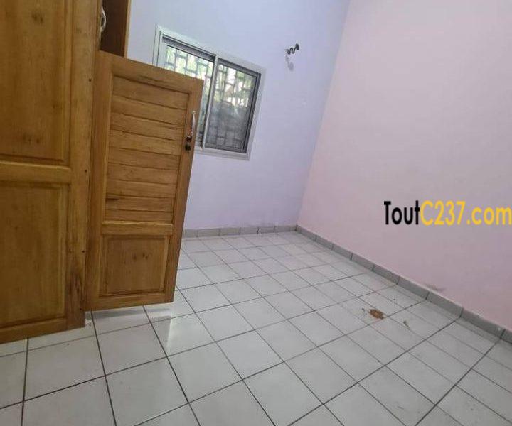 Appartement neuf à louer à Makepe