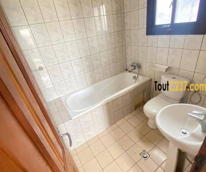 Très Joli Appartement à louer à Kotto