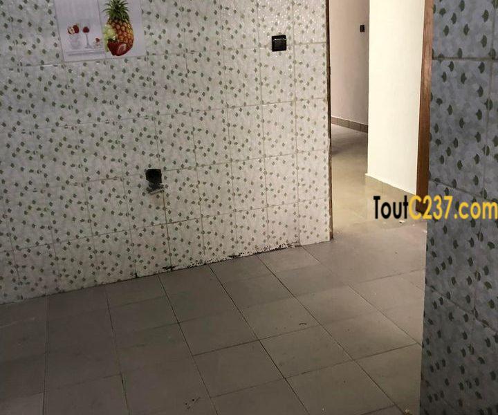 Appartement à louer à Logpom Douala