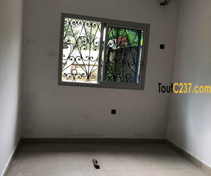 Appartement à louer à Logpom Douala