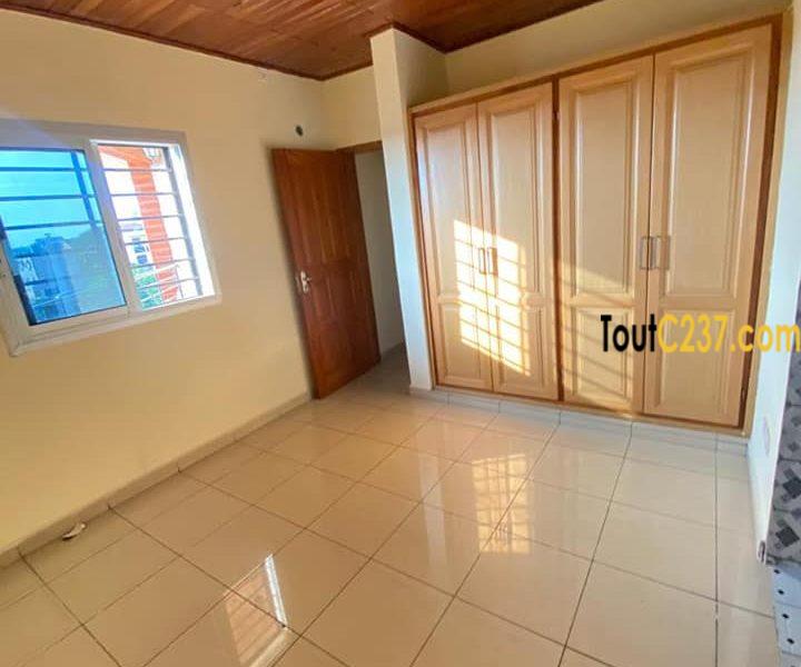Appartement à louer à Logpom Douala
