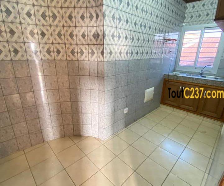 Appartement à louer à Logpom Douala