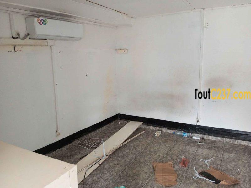 Boutique à louer à Bonapriso Douala