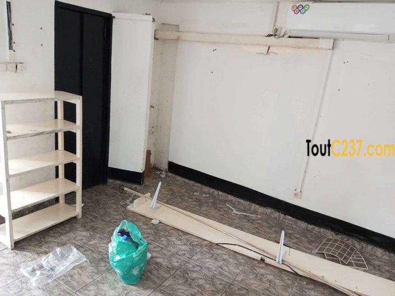 Boutique à louer à Bonapriso Douala