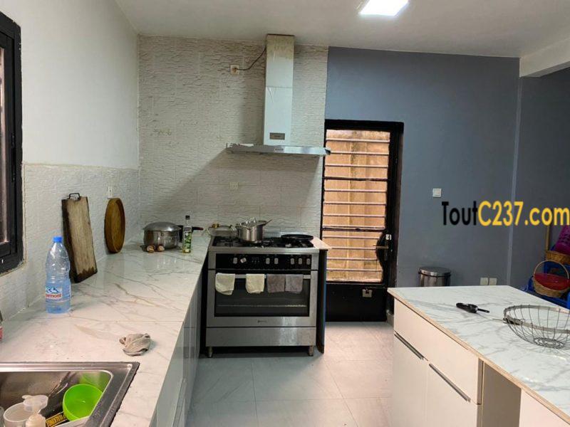 Somptueux Duplex à louer à Logbessou