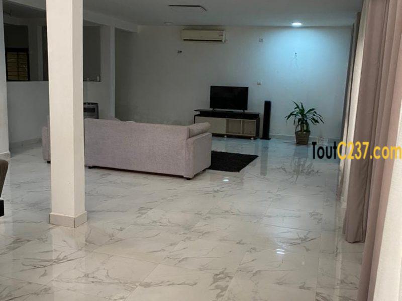 Somptueux Duplex à louer à Logbessou