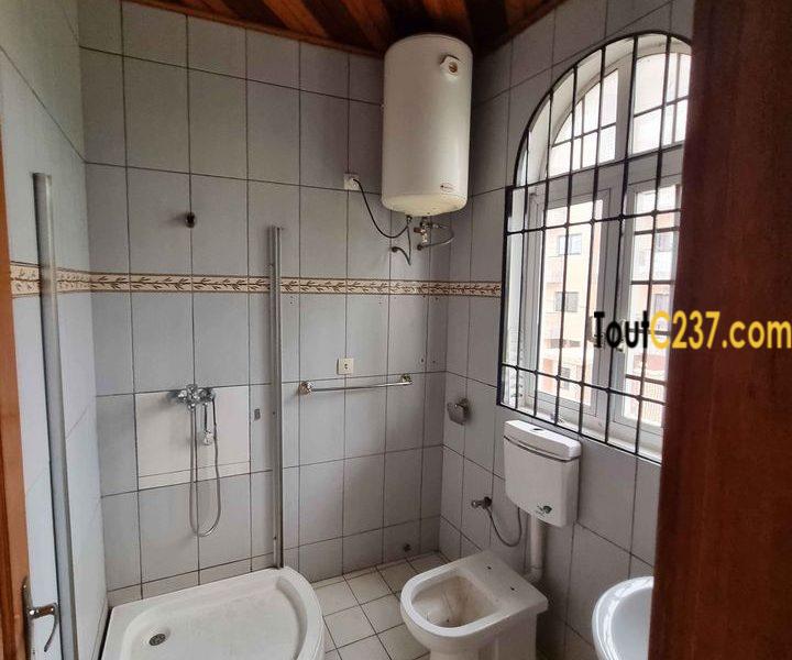 Maison en duplex à louer à Logpom