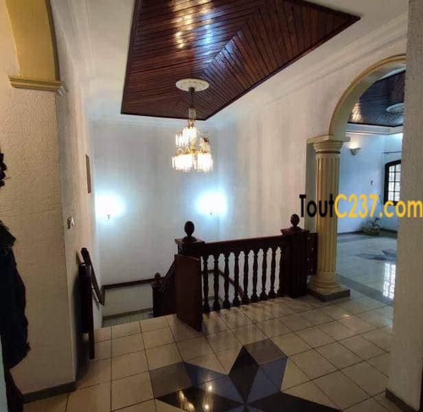 Maison en duplex à louer à makepe