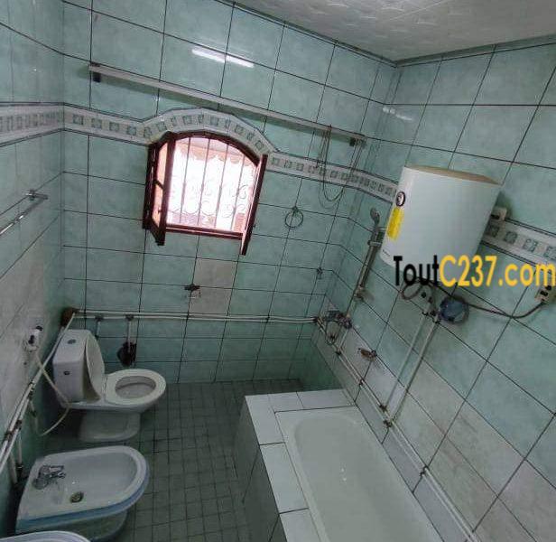 Maison en duplex à louer à makepe