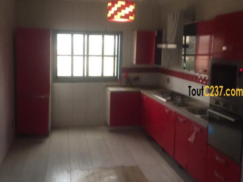 Somptueux immeuble à vendre à Yaoundé