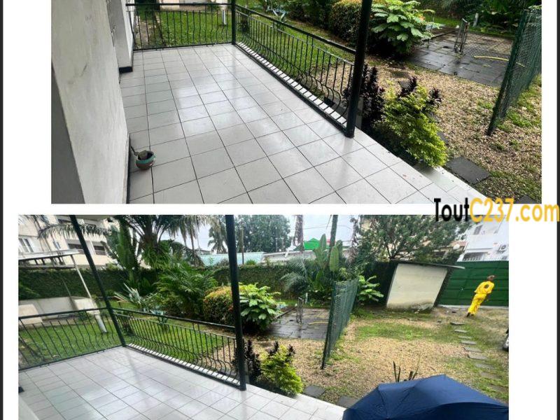 Maison en villa à louer à Bonapriso