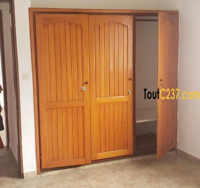 Appartement à louer à Bonamoussadi
