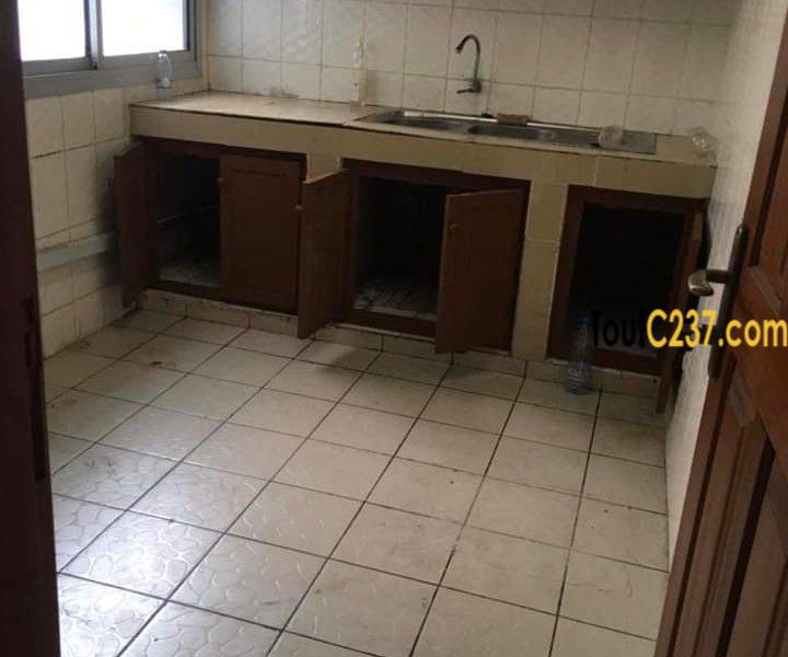 Appartement à louer à Bonapriso Douala