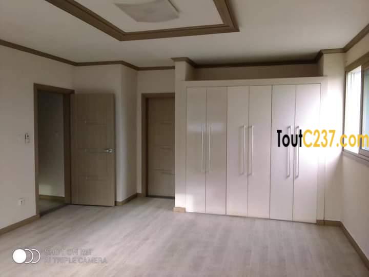 Appartement à louer à Bonapriso Douala