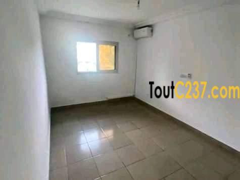 Appartement à louer à Bonapriso Douala