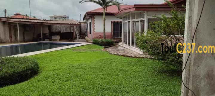 Duplex à louer à Bonapriso (Youpwe) Douala