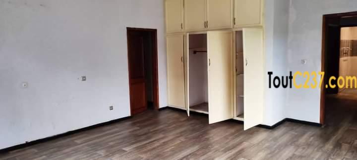 Duplex à louer à Bonapriso (Youpwe) Douala
