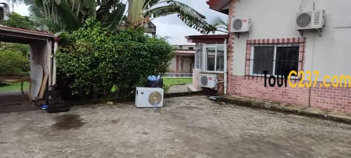 Duplex à louer à Bonapriso (Youpwe) Douala