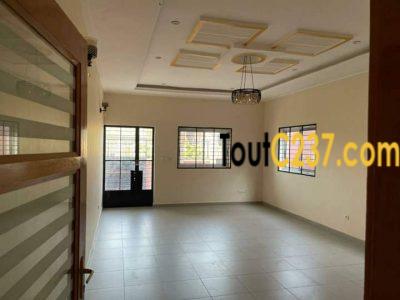 Maison en duplex à vendre à Yassa