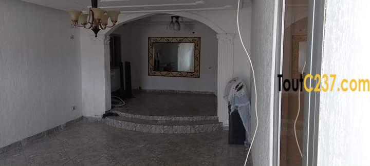 Maison en villa à louer à Logbessou Pk14(Bao)