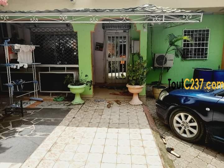 Maison en villa à vendre à Bonamoussadi