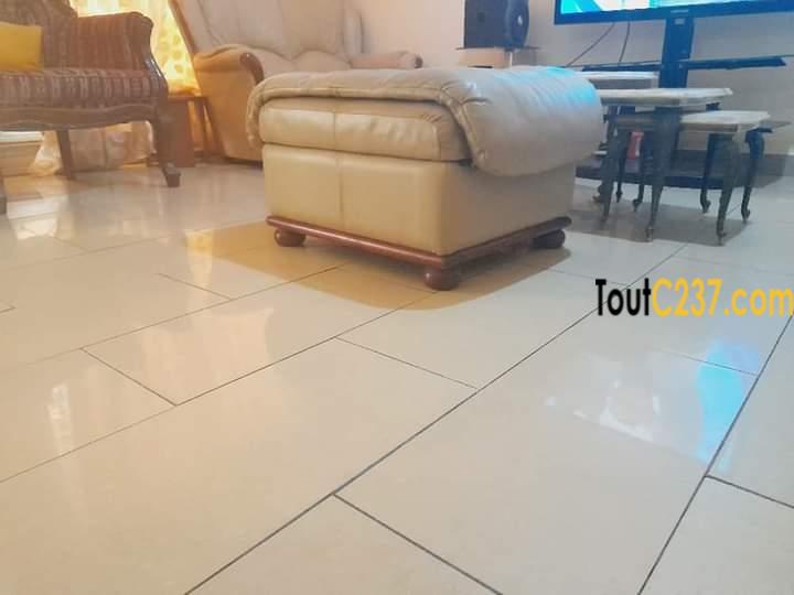 Maison en villa à vendre à Bonamoussadi