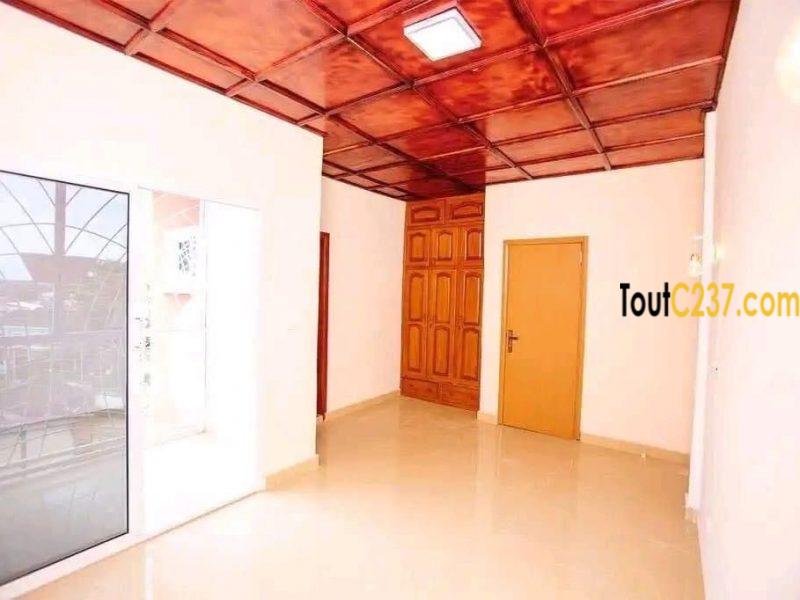 Duplex en Appartement à louer à Bonapriso