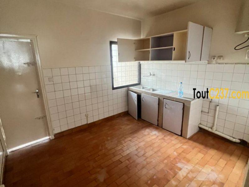 Joli Appartement à louer à Bonapriso