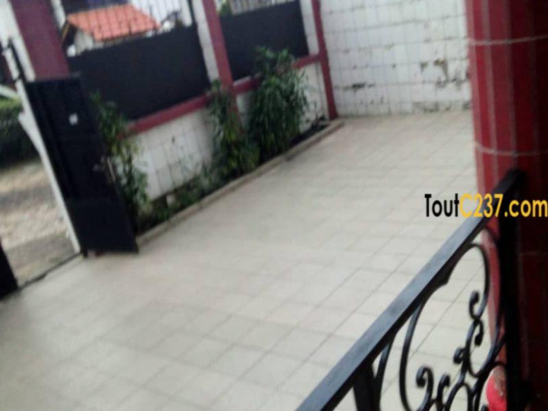 Appartement privé à louer à Makepe