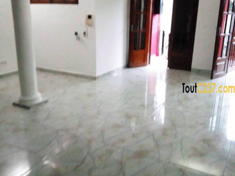 Appartement privé à louer à Makepe