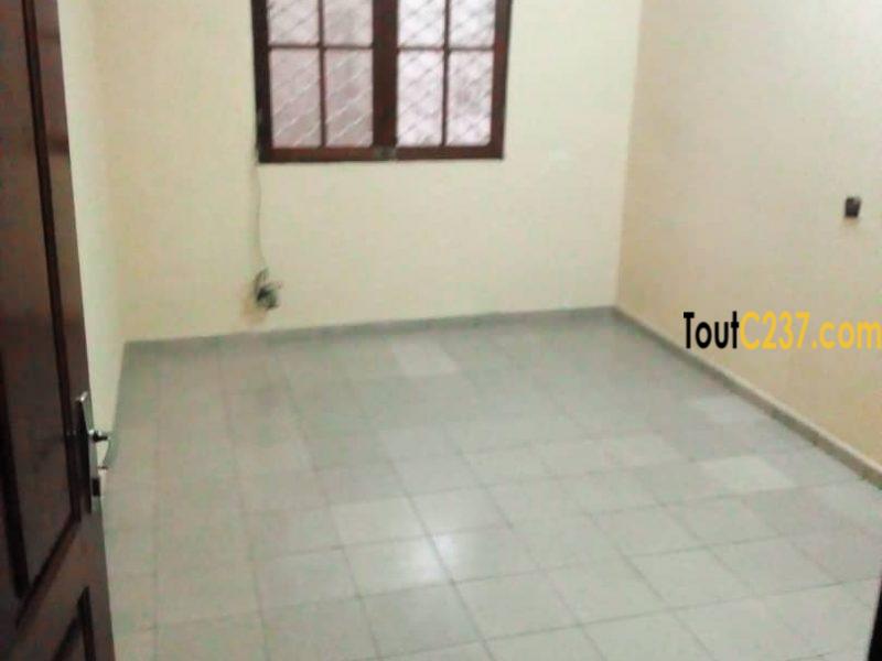 Appartement privé à louer à Makepe