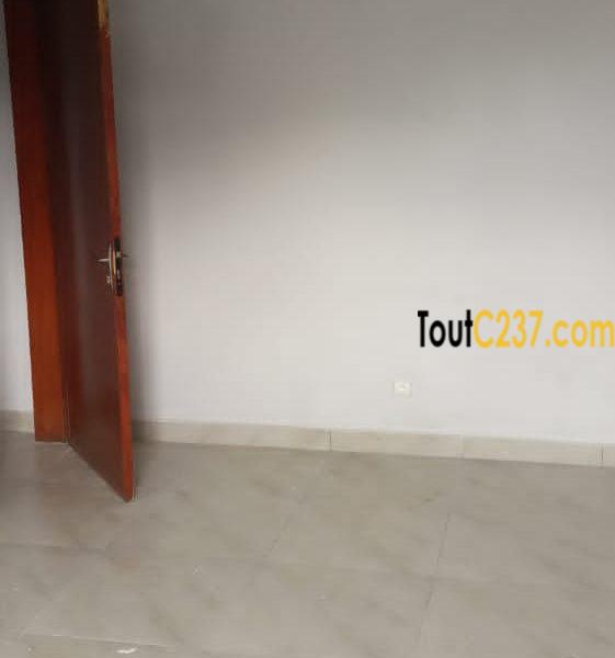 Appartement à louer à Bonamoussadi Douala