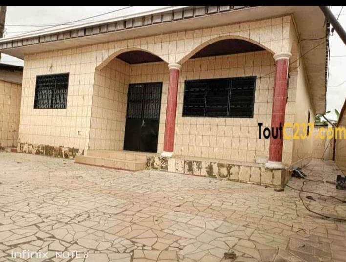 Maison en villa a louer à Logbessou Pk14