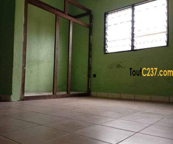 Maison en villa a louer à Logbessou Pk14