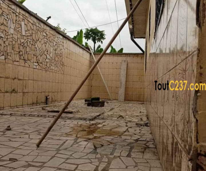 Maison en villa a louer à Logbessou Pk14