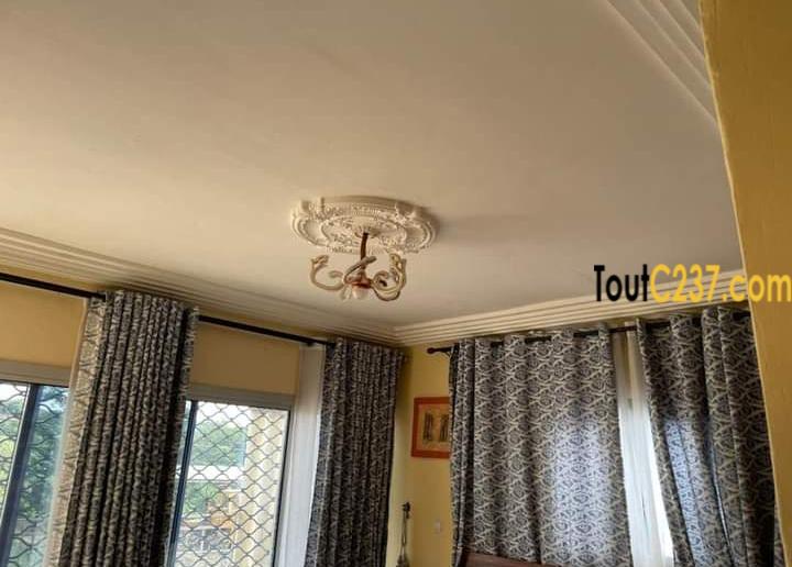Maison en duplex à vendre à Yassa