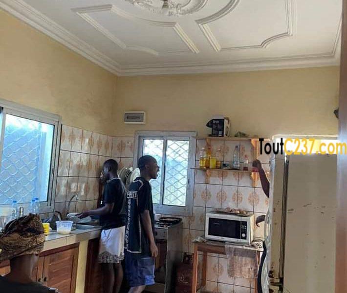 Maison en duplex à vendre à Yassa