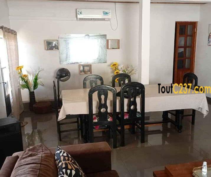 Maison en villa à louer a Deido
