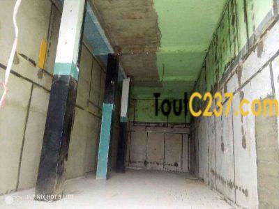 Boutique à louer à Bonamoussadi