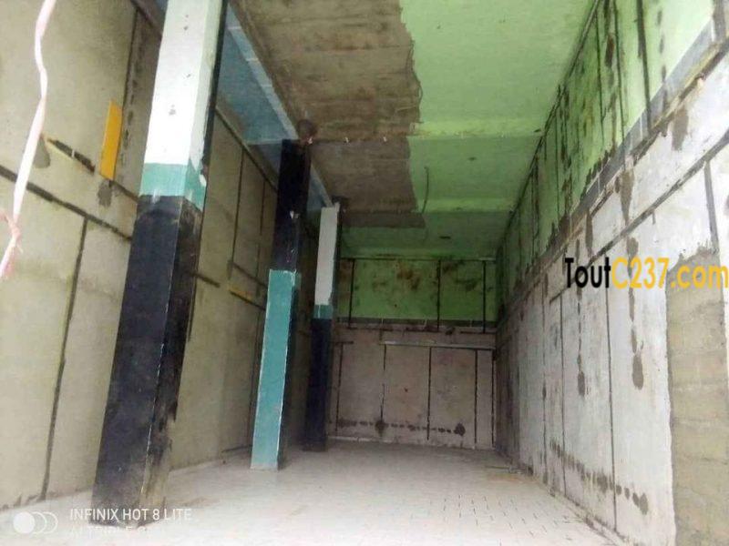 Boutique à louer à Bonamoussadi